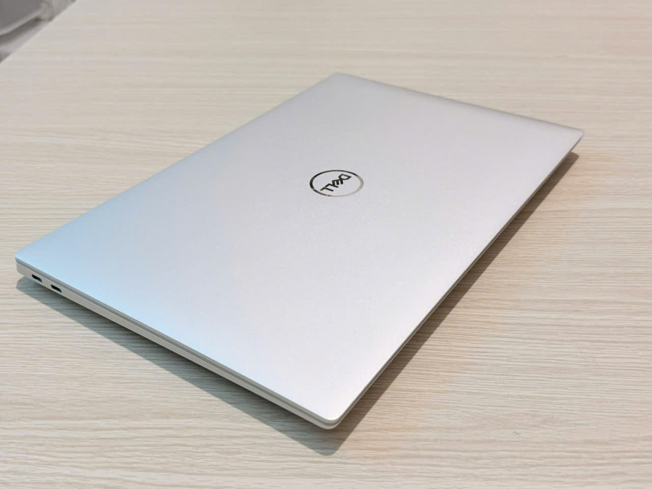 dell xps 9440 utra7 ram 32gb rtx 4050 chuyên game đồ họa